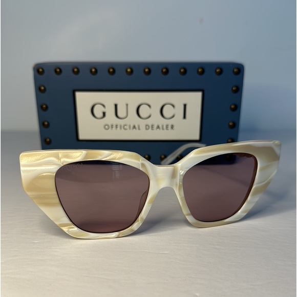 💯- New-Gucci Silver White ivory 0641 Crystal Cat Eye Runway Gg0641 Sunglass… - Picture 3 of 15